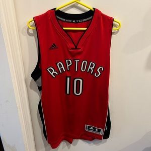 Toronto Raptors Jersey size Medium but fits like Large/XL T-shirt